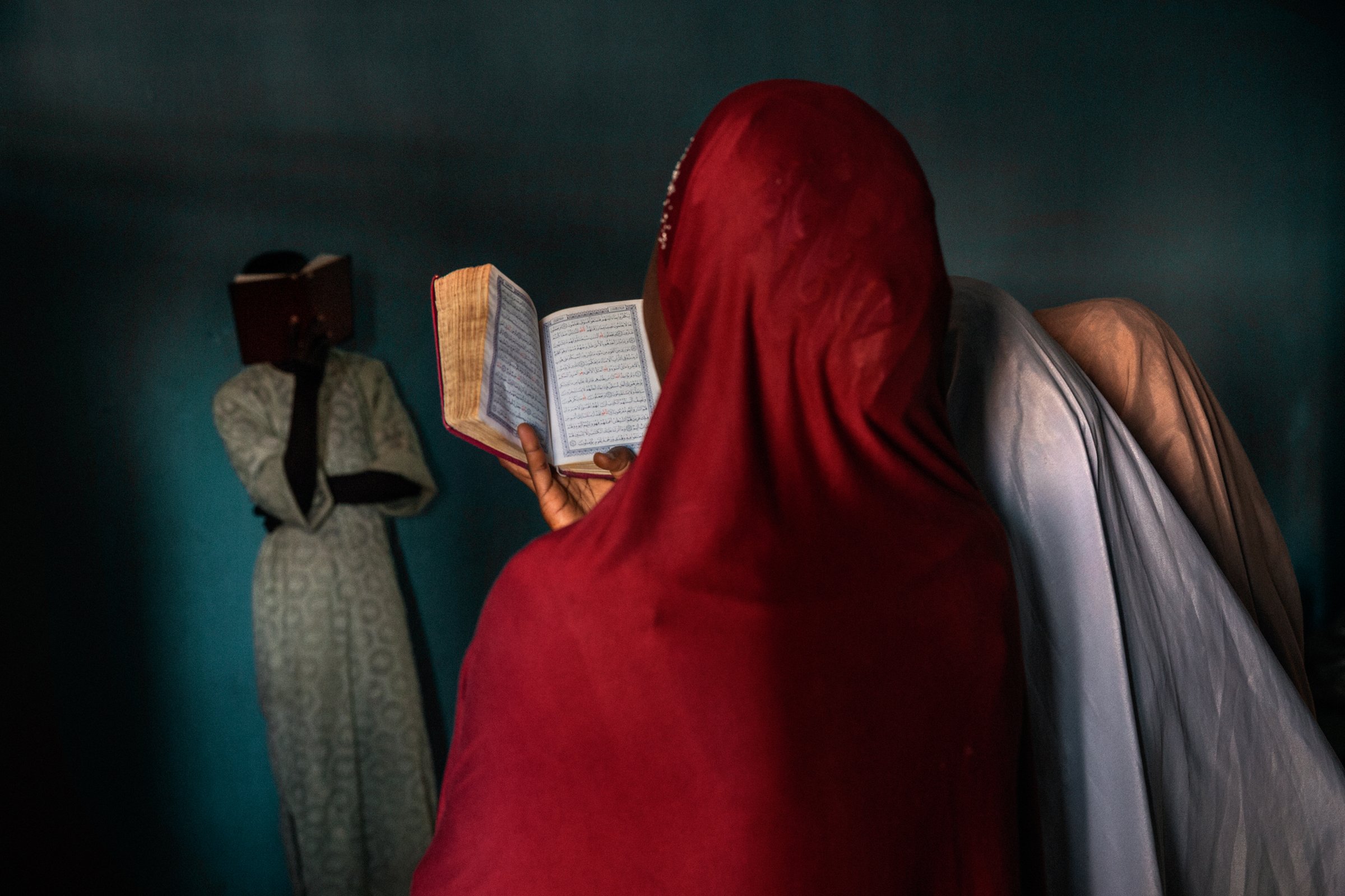 photograph by Marco Gualazzini — image 16 of 72