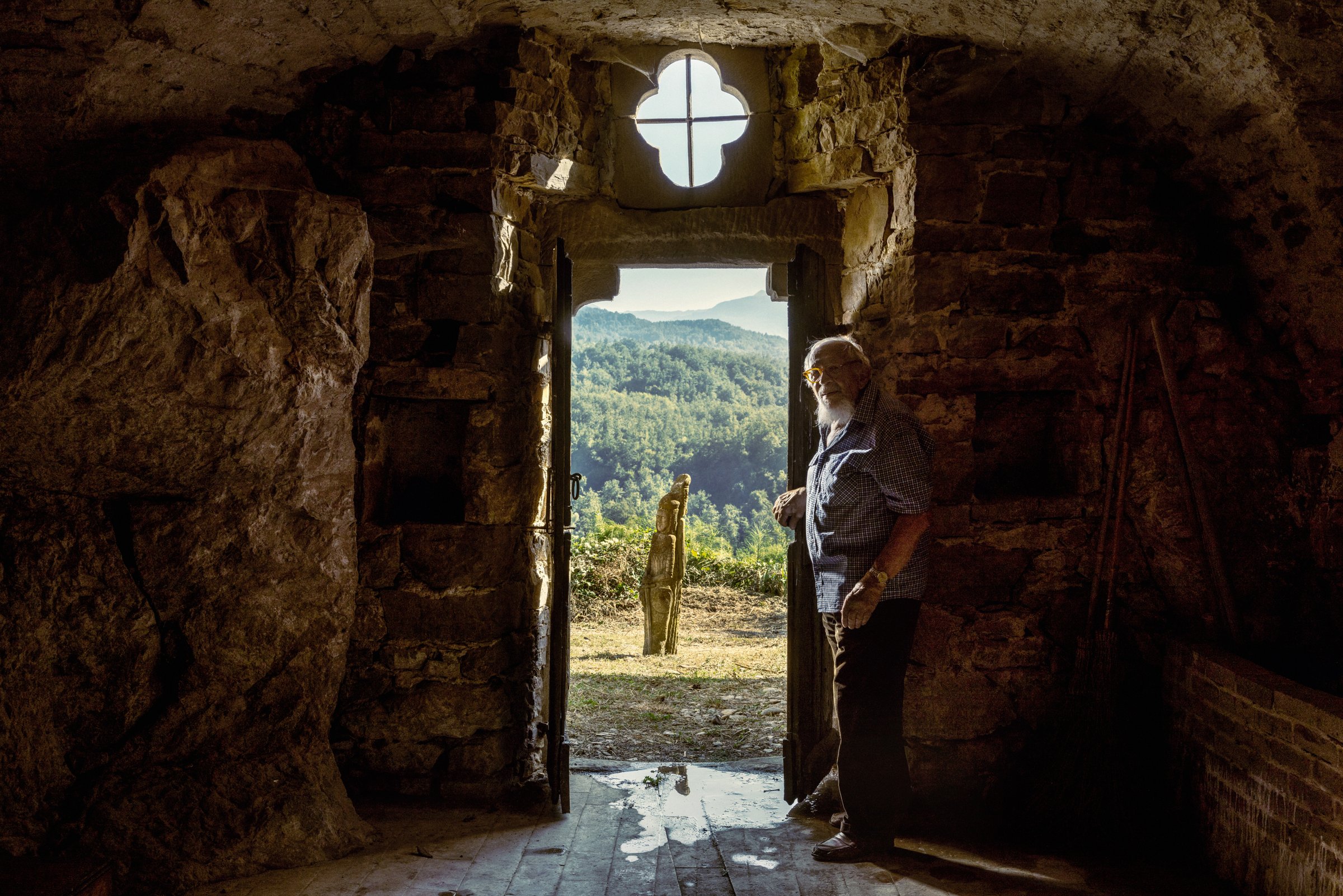 photograph by Marco Gualazzini — image 37 of 72