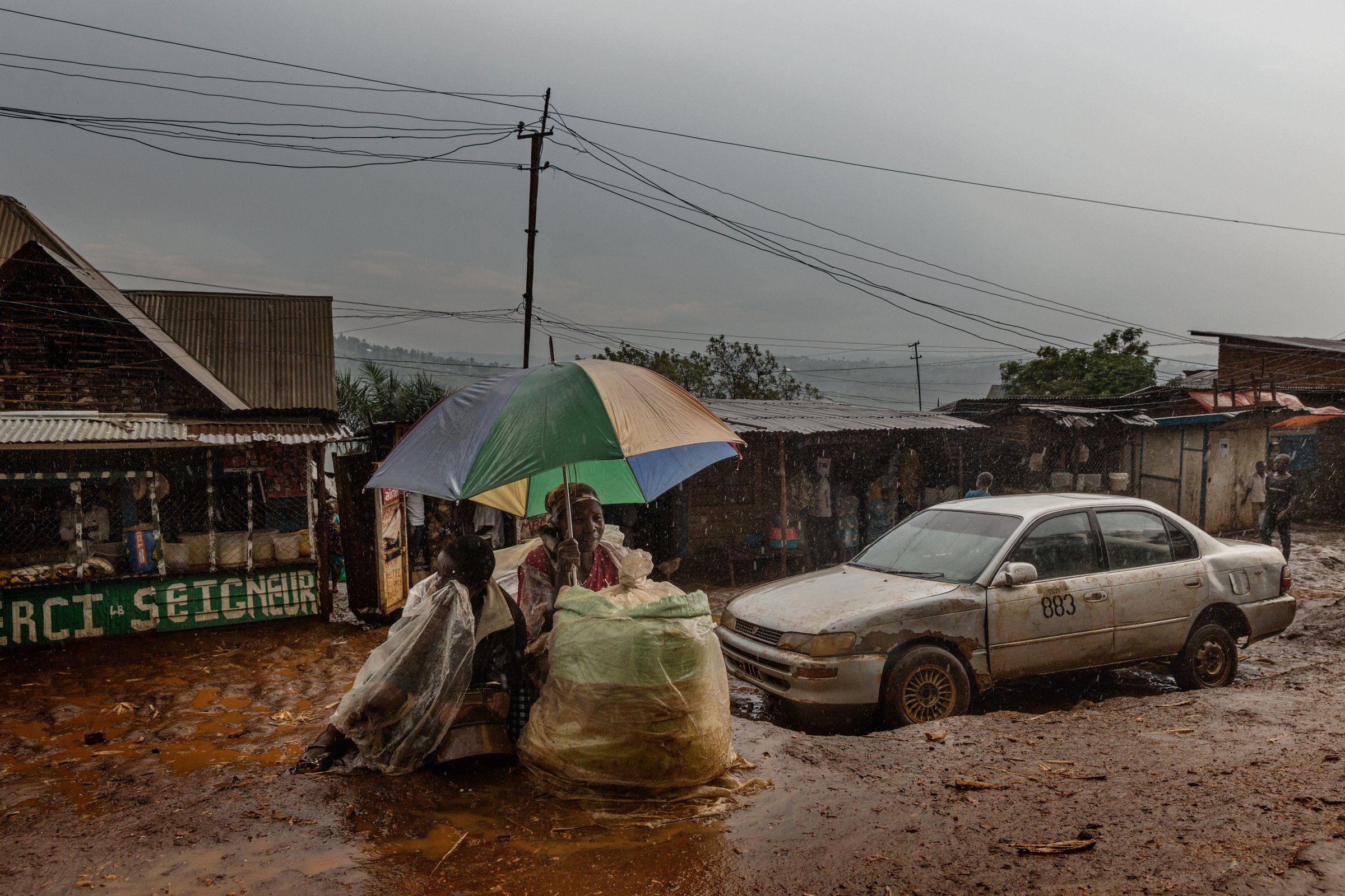 photograph by Marco Gualazzini — image 63 of 72
